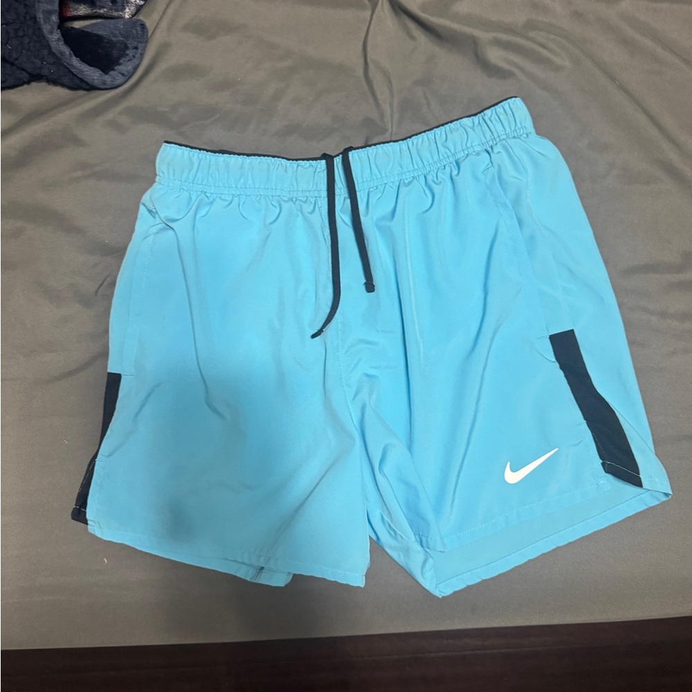 Men’s Nike dri fit shorts with liner size medium blue
